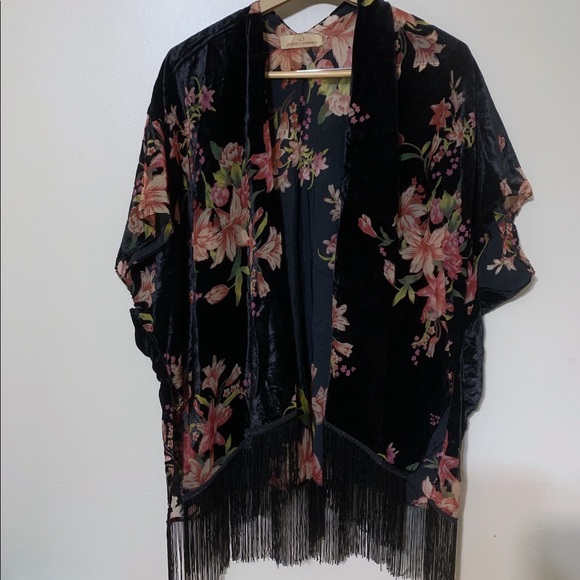 Kimono - Picture 2 of 6